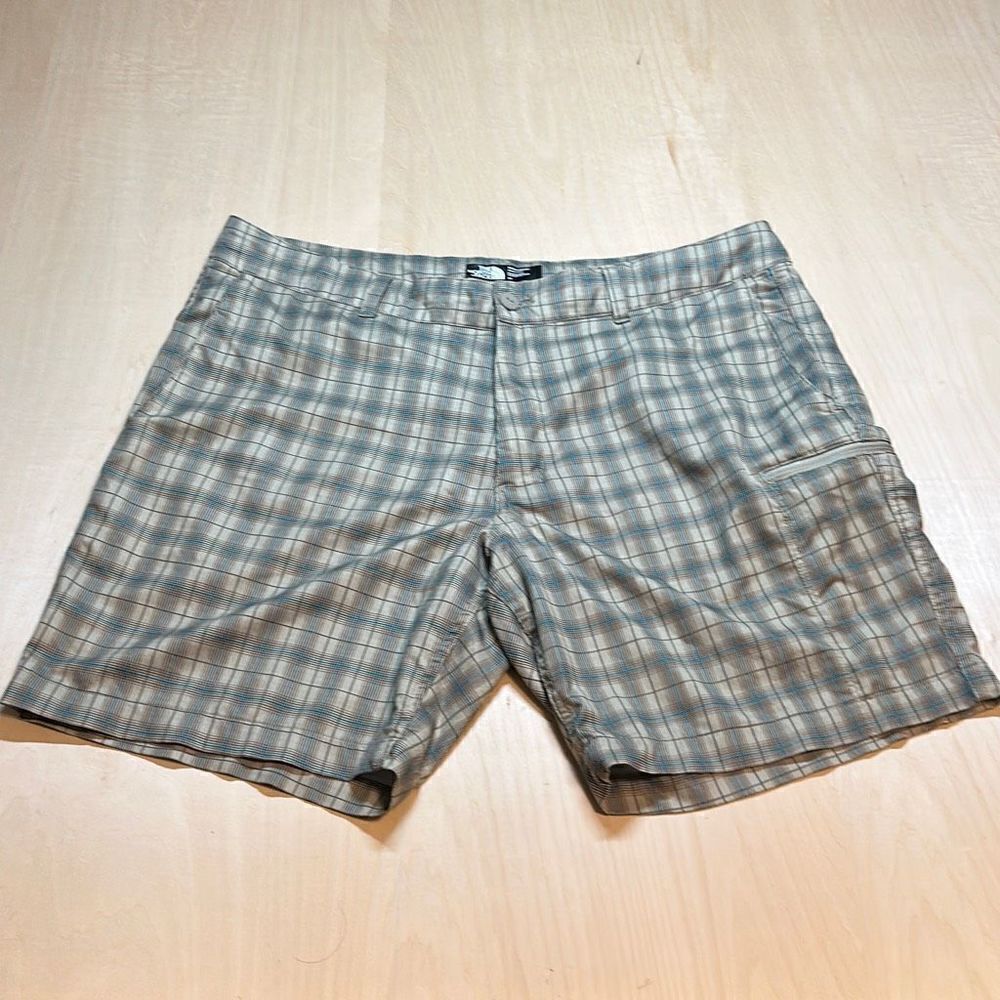 The North‎ Face Men's Casual Flat Front Plaid Shorts Tan Size 36